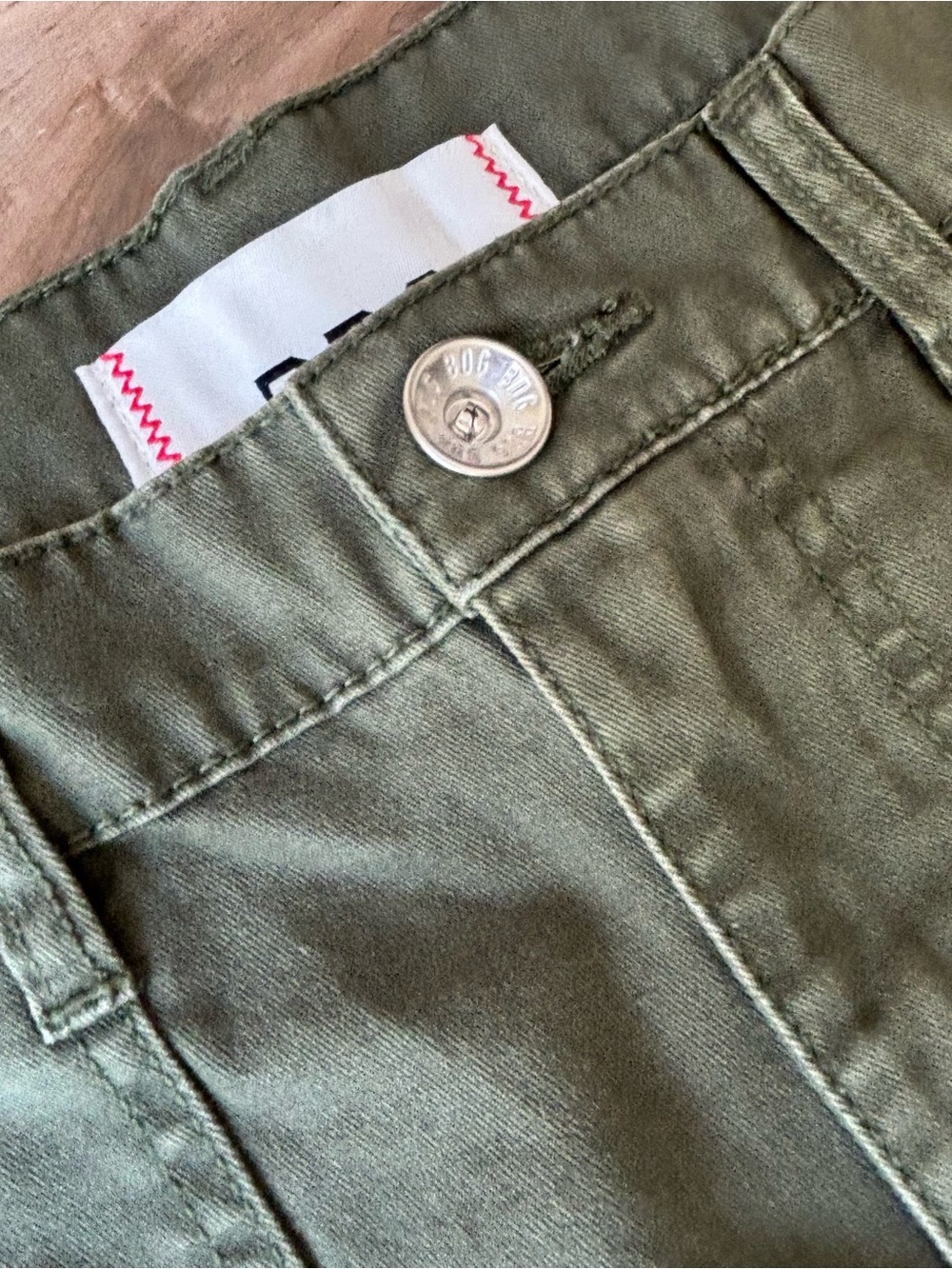 BDG Desert Curved Skate Pants Cargo Olive with Cream & Blue Patch Pockets - Picture 3 of 14